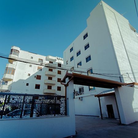 Hotel Lubjana Durrës Exteriör bild